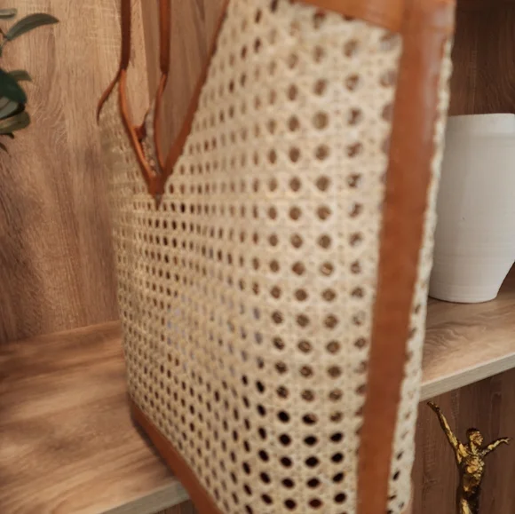 Street Stylish Women's Ratten Tan Woven Handmade Tote Bag - Picture 5 of 8